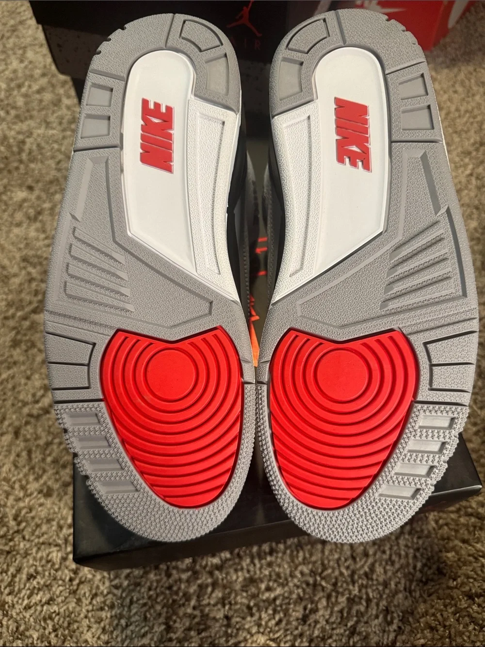 Jordan men’s' White/Grey/Red Retro 3 Sneakers